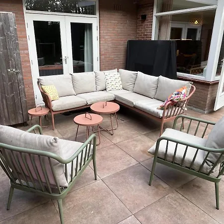 Fraaie Familiebungalow Op Heerlijk Rustige Plek
