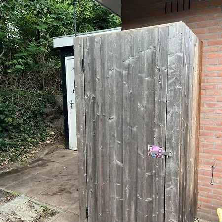 Fraaie Familiebungalow Op Heerlijk Rustige Plek *