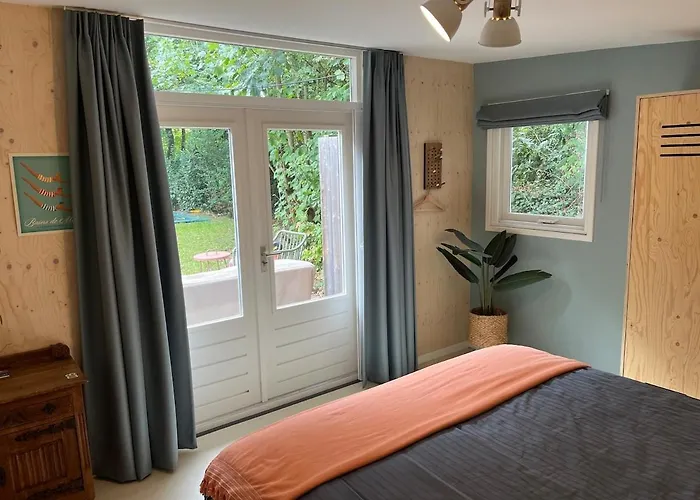 Fraaie Familiebungalow Op Heerlijk Rustige Plek Hébergement de vacances Ouddorp