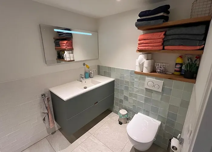 Fraaie Familiebungalow Op Heerlijk Rustige Plek * Ouddorp