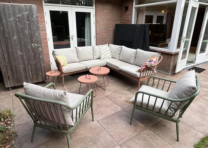 Fraaie Familiebungalow Op Heerlijk Rustige Plek