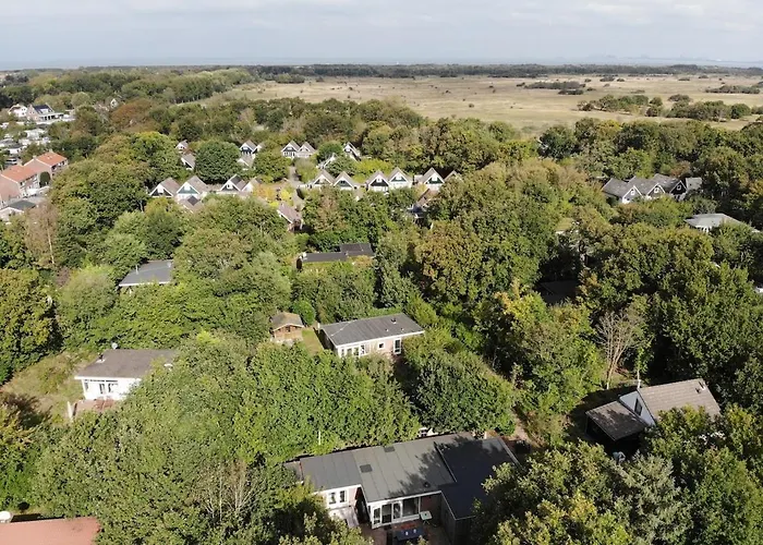 Fraaie Familiebungalow Op Heerlijk Rustige Plek *