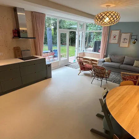 Fraaie Familiebungalow Op Heerlijk Rustige Plek Hébergement de vacances *